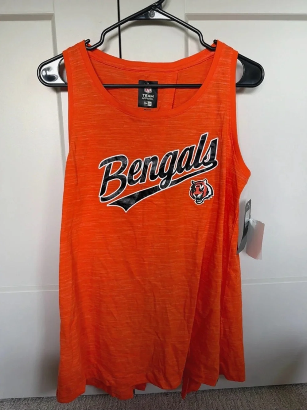 New Era Bengals NFL Team Apparel V-Neck